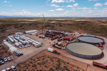 En febrero, la producción de pétroleo se mantuvo en niveles récord por el boom de Vaca Muerta