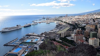 El Puerto de Santa Cruz de Tenerife, el escenario de la última misa en España del papa León XIV y puerta al Atlántico