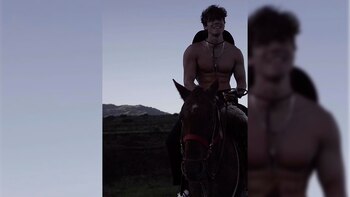 Alejado del mundo del espectáculo,