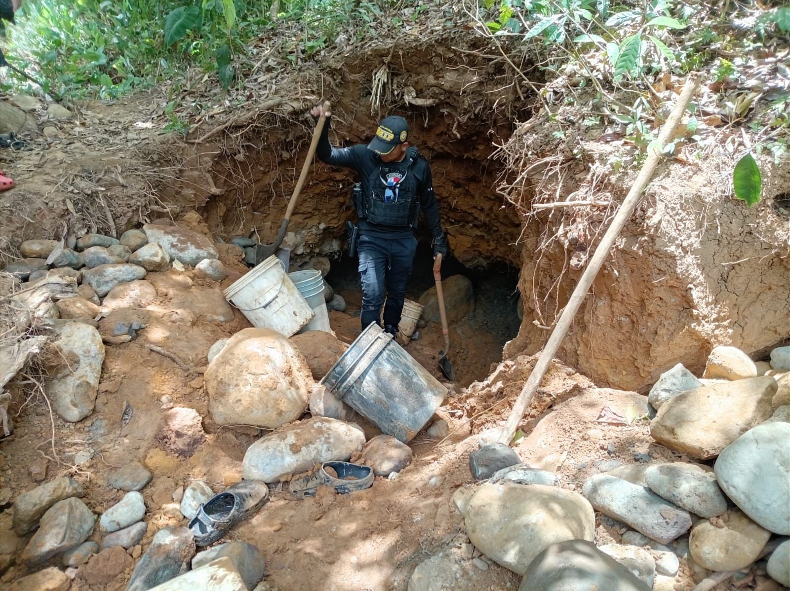 Dos hombres fueron condenados por la extracción ilegal de mineral metálico dentro del área protegida. Tomada de MiAmbiente