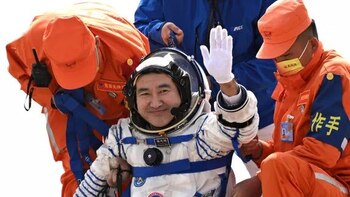 Três astronautas chineses voltaram à