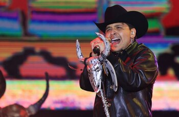 LEÓN, GUANAJUATO 23JULIO3021.-Con un lleno total Christian Nodal, cantautor de música popular mexicana se presento en la Feria de León Guanajuato.
FOTO: ESTEBAN HERNÁNEZ /CUARTOSCURO.COM