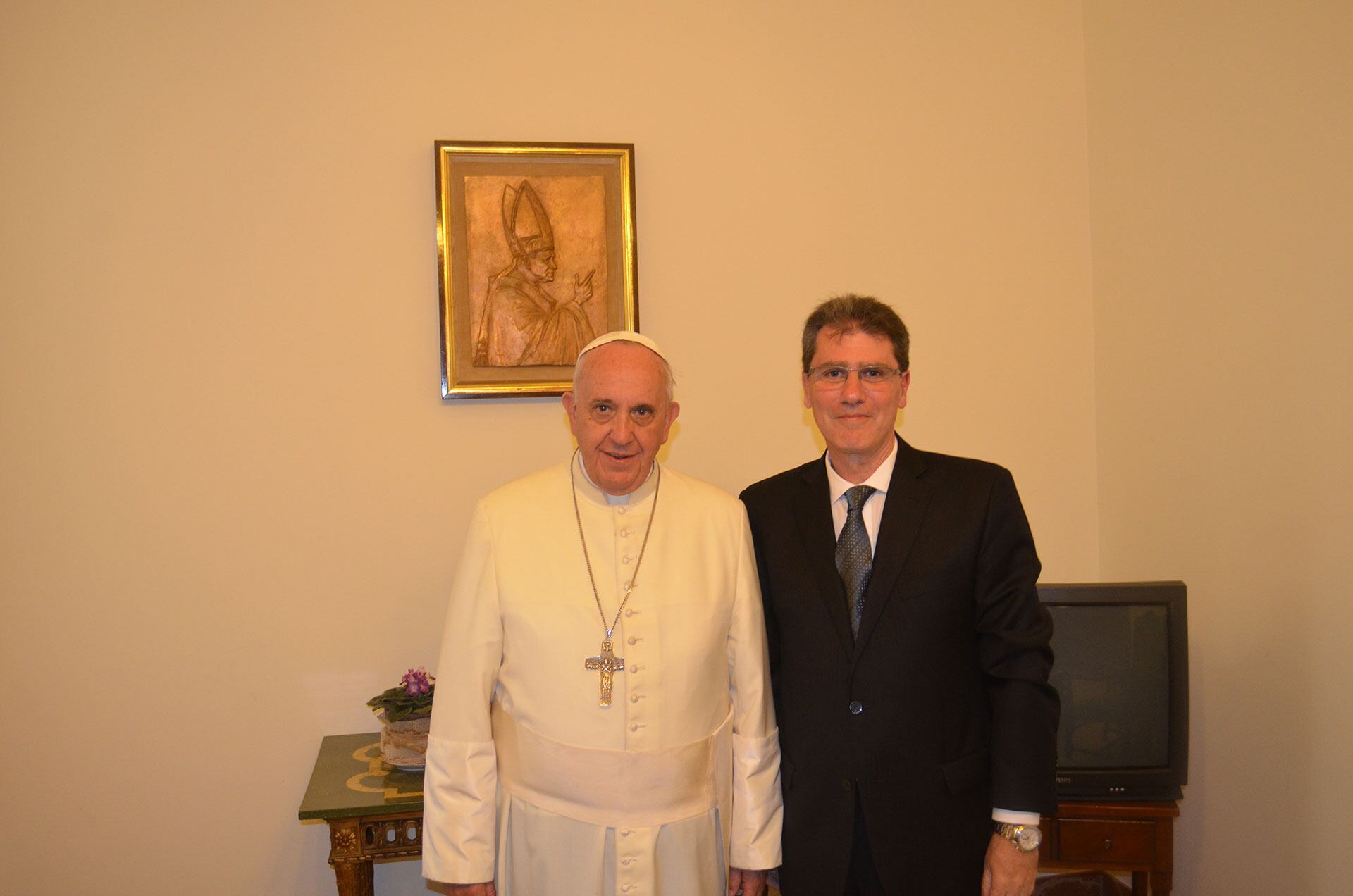 El Papa Francisco, con el prebístero Marcelo Figueroa