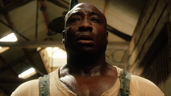 John Coffey, en el corredor