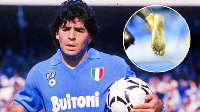 Diego, con la casaca del Napoli, y la réplica exacta del pie