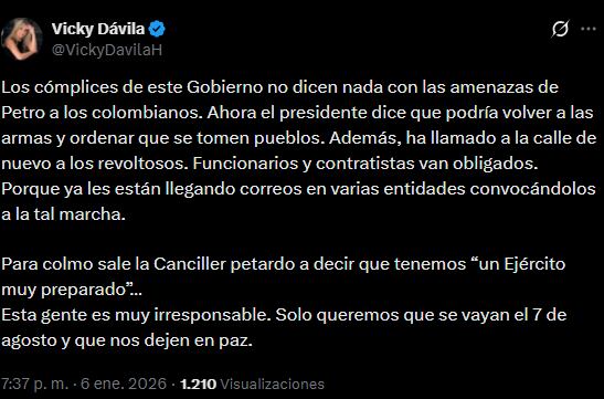 La precandidata presidencial afirmó que funcionarios y contratistas se les está obligando a salir a las calles - crédito @VickyDavilaH/X