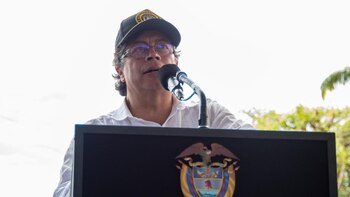 Gustavo Petro asumió las funciones