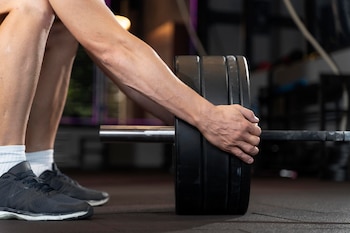 Levantar más peso no siempre