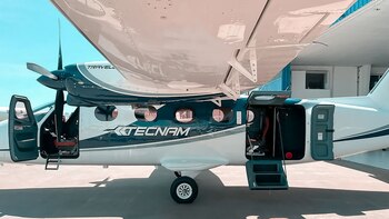 En un avion Tecnam P2012,