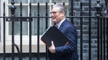 Starmer anuncia la salida de