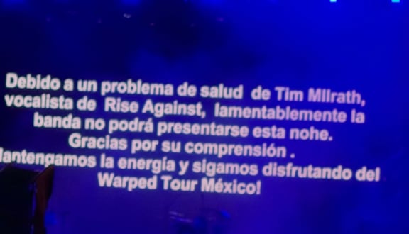 A escasos minutos de comenzar el show de Rise Against en el Vans Warped Tour, se anunció que la banda cancelaría su presnetaciónd ebido a problemas de salud de su cantante
(Captura de pantalla )