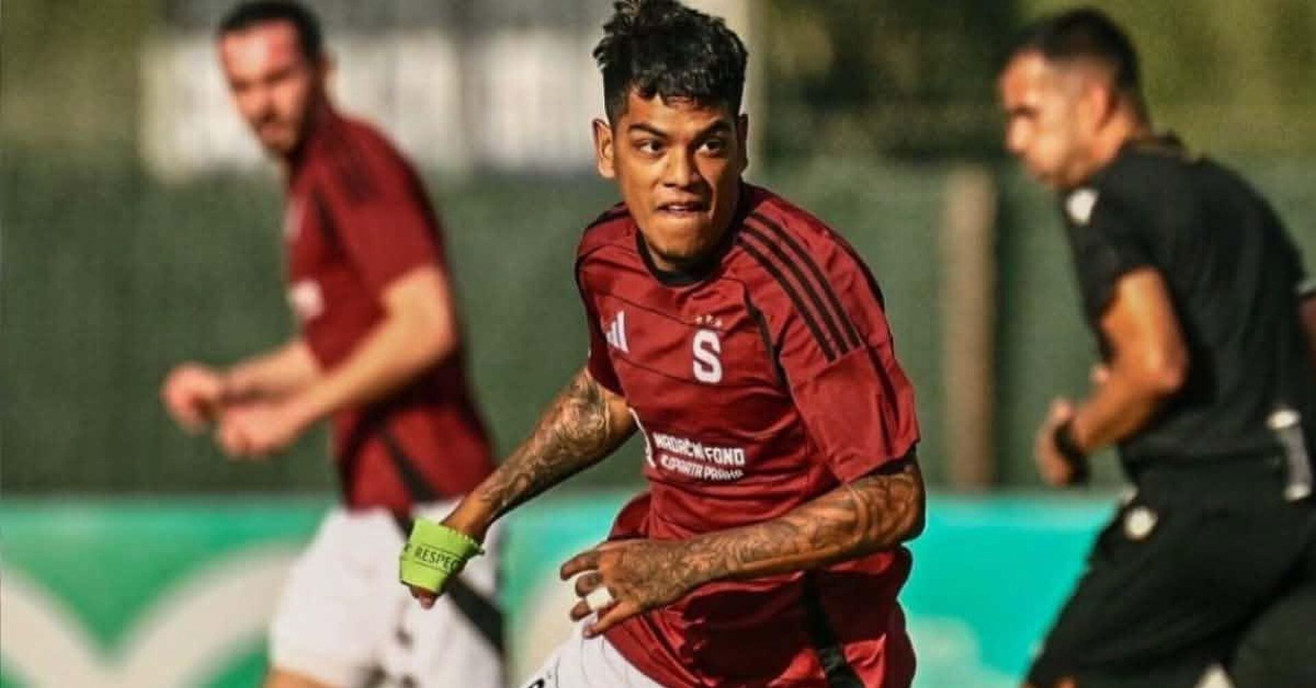 La dura reacción del DT de Sparta Praga contra Joao Grimaldo por no celebrar un gol: “Él siempre tiene esa cara”