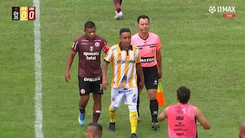 Christian Cueva fue expulsado a los 3 minutos del Universitario vs Juan Pablo II y explotó: “Es vergonzoso”