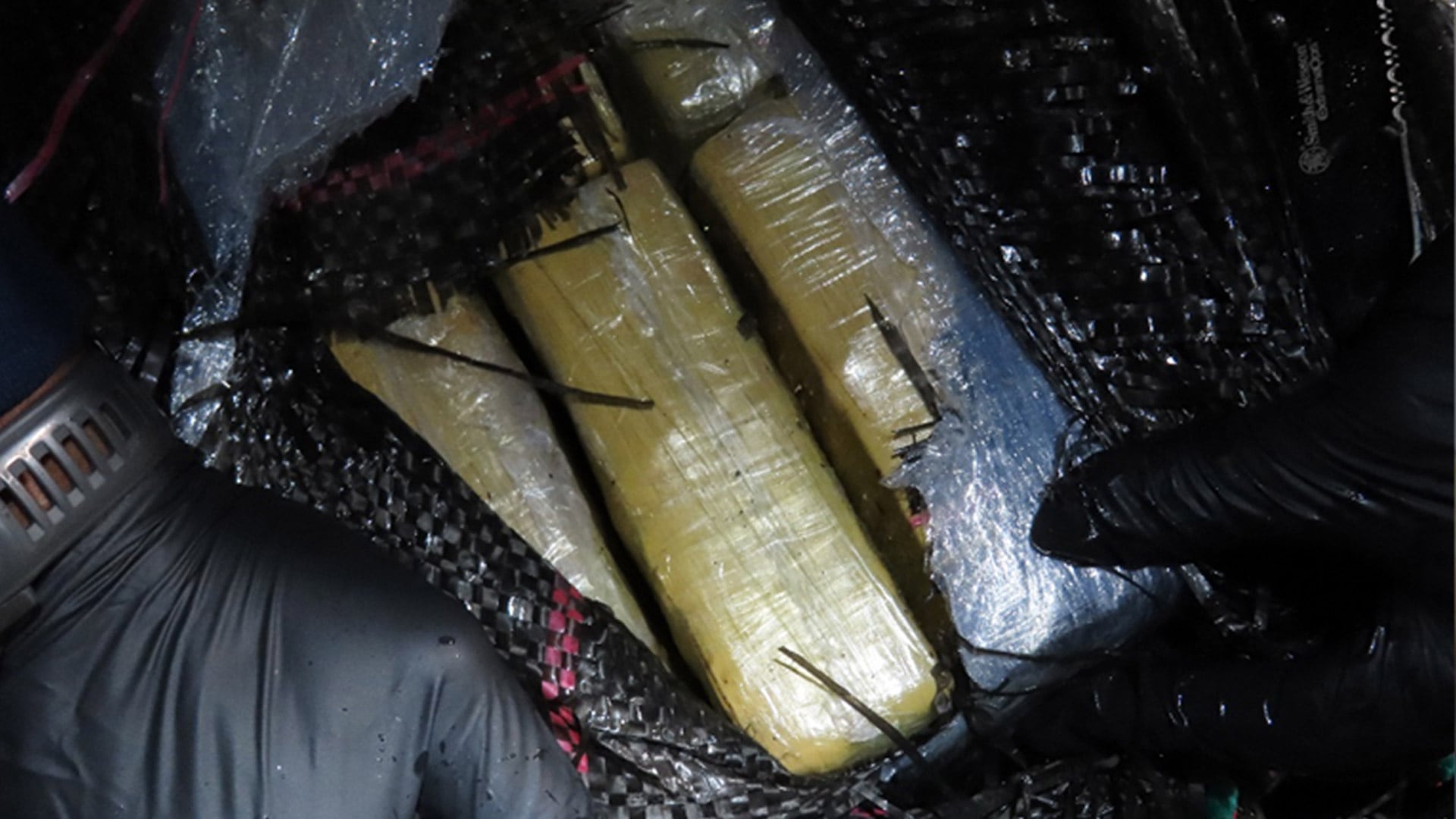 La Guardia Costera de Estados Unidos incauta más de 2.040 kilogramos de cocaína frente a las costas de Manta, Ecuador, en un operativo clave contra el narcotráfico marítimo. (X/@USCG)