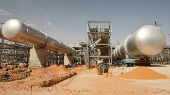 Las ganancias de Aramco caen