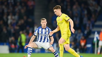 Viktor Tsygankov remonta a una