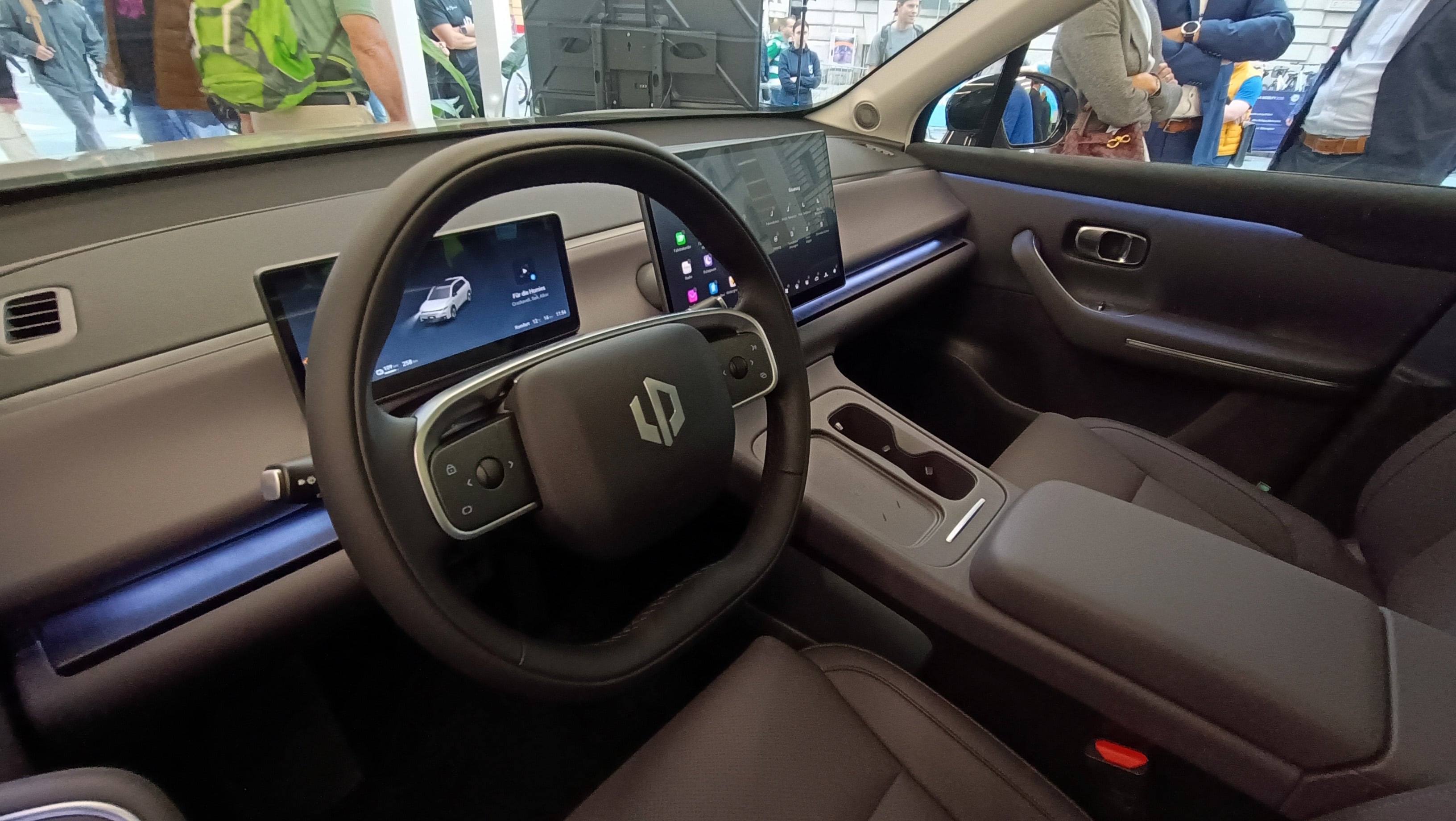 El interior del Leapmotor C10, el SUV mediano que llegará a Argentina este año