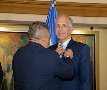 El gobierno distribuye 10 millones de libros en todo el país, garantizando el acceso a materiales de calidad para el alumnado nacional. (Foto: Casa Presidencial)