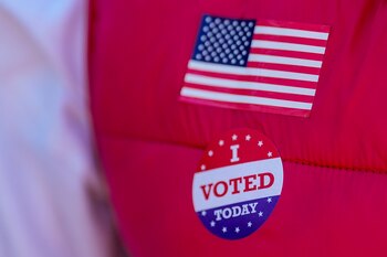 una etiqueta de "yo voté"