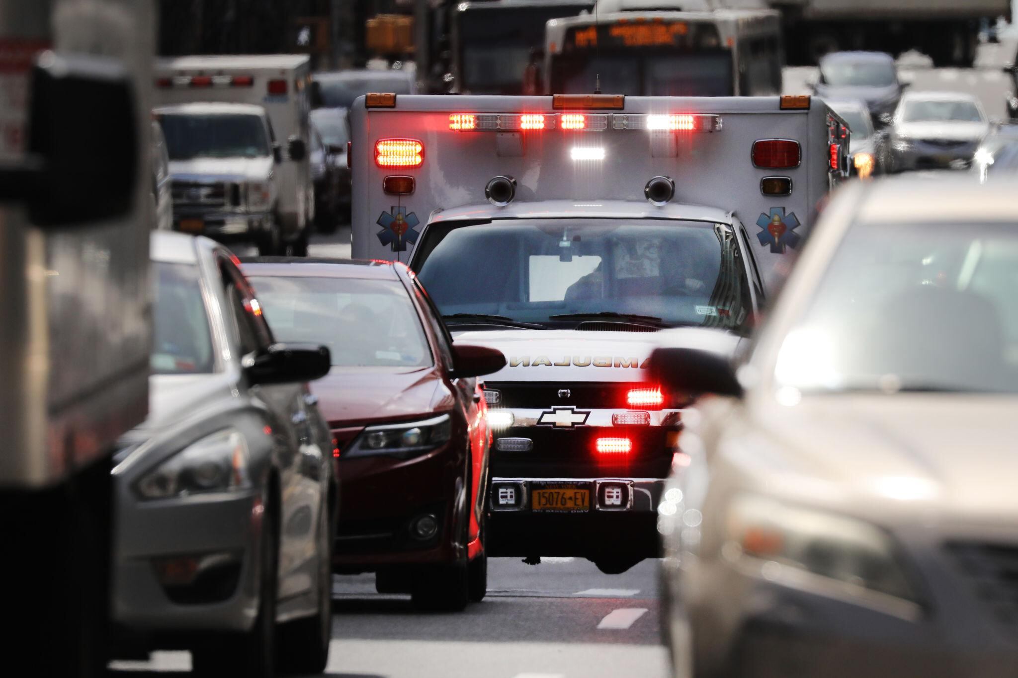 El análisis de la Contraloría determinó que la asignación de ambulancias y el posterior desplazamiento explican una parte importante del deterioro en los tiempos de respuesta.