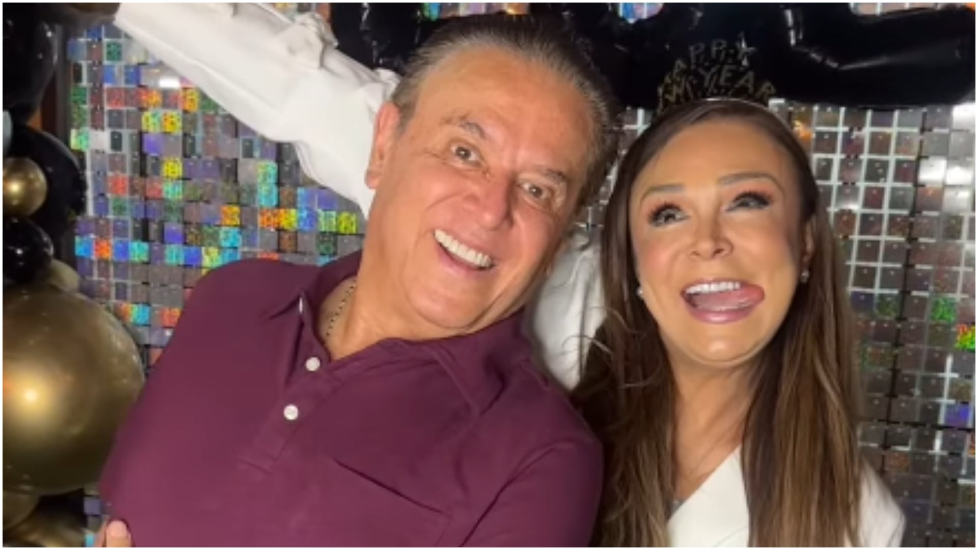 El conductor expresó cómo la cercanía con su esposa influye en su vida diaria, exponiendo detalles sobre la manera en que delega decisiones personales.(Captura de pantalla)