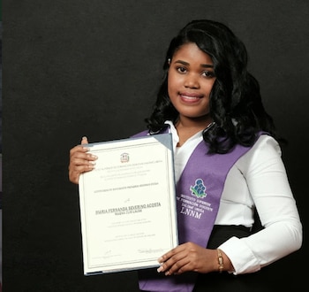 El rostro de la nueva docencia dominicana: María Fernanda Severino une su título como Licenciada en Educación con su don para el canto para revolucionar la enseñanza primaria (Foto cortesía María Fernanda).