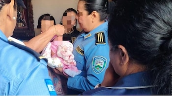 “No tengo dónde vivir”: recién nacida fue abandonada en una iglesia de Honduras junto a una desgarradora nota