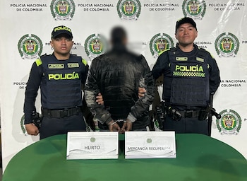 Un joven de 21 años fue capturado por el delito de hurto y receptación tras el operativo policial en la capital colombiana - crédito Mebog