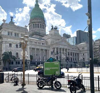 Frente al Congreso de la