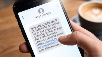 Mucho cuidado si recibes este mensaje de texto sobre un supuesto corte de servicio en tu casa: nueva modalidad de fraude
