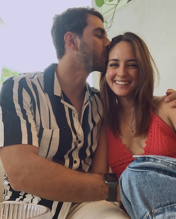 Priscila Espinoza y su novio viven un amor a plenitud.