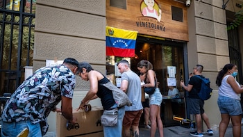 Entidades venezolanas en Barcelona recogen ayuda para los afectados por los terremotos