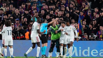 El FC Barcelona cierra su grada de animación ante el Alavés por "conductas contrarias a los valores del deporte"