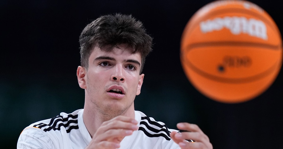 Hugo González roza el 'doble-doble' en el triunfo de los Celtics ante ...