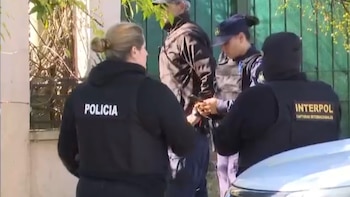 Capturaron a un uruguayo buscado por Interpol por abusar de su hijastra: se refugió en lo de su madre