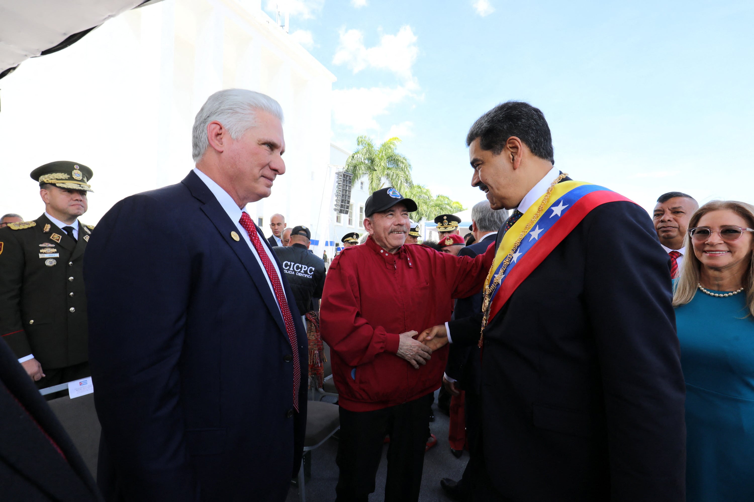 Los dictadores Nicolás Maduro, Daniel Ortega y Miguel Diaz-Canel, en Caracas (Reuters)