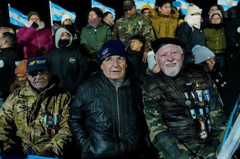 Los veteranos de Malvinas que estuvieron presentes en la vigilia de Río Grande (X: @AgustinTitaTDF)
