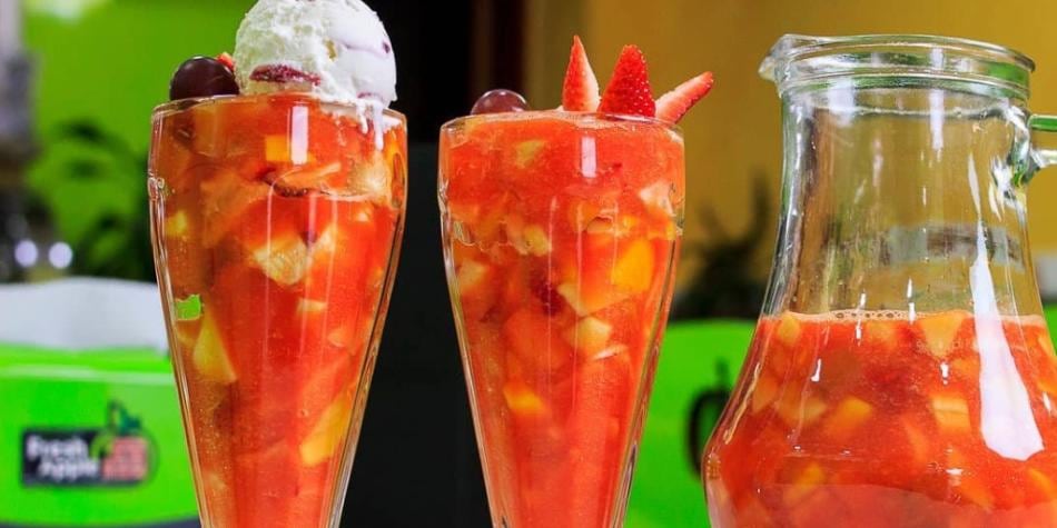 El creador de contenido argentino eligió al salpicón con queso y helado como la tercera de sus comidas favoritas en Colombia - crédito @freshapplefruteria / Facebook
