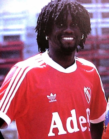 Él es Alveiro "Palomo" Usuriaga, el futbolista colombiano que llevó Joseph Minguella al fútbol español con el Málaga - crédito Independiente