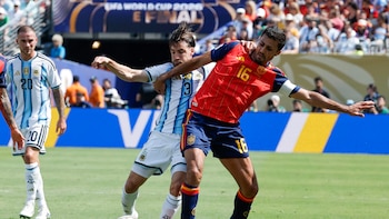 Rodri Hernández, el “padre” de una generación de “futbolistas inolvidables” que han cosido la segunda estrella de España