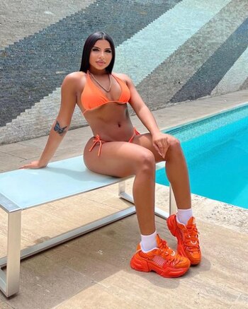 Natalia Curvelo llama la atención