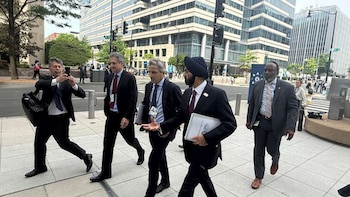 El ministro de Economía, Luis Caputo, se reune con el presidente del Banco Mundial, Ajay Banga, en el marco de las reuniones de primavera del FMI y el el Banco Mundial.