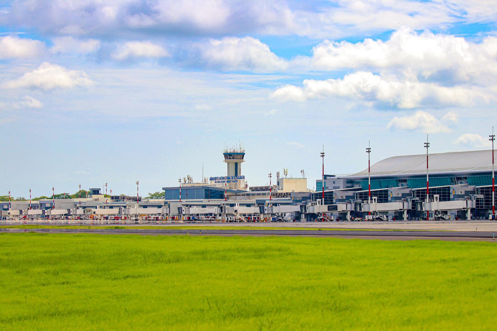 El Aeropuerto Internacional de El Salvador movilizó 521,038 pasajeros en enero de 2026 y se consolidó como principal hub de la región. (Foto: cortesía CEPA).