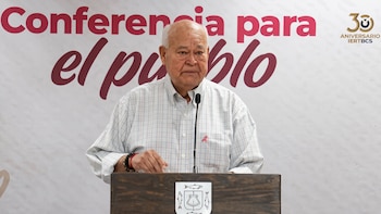 “Pues sí, ella gana más que yo”: gobernador de BCS admite entre lágrimas el sueldo de su hija, pero niega que supere a Sheinbaum