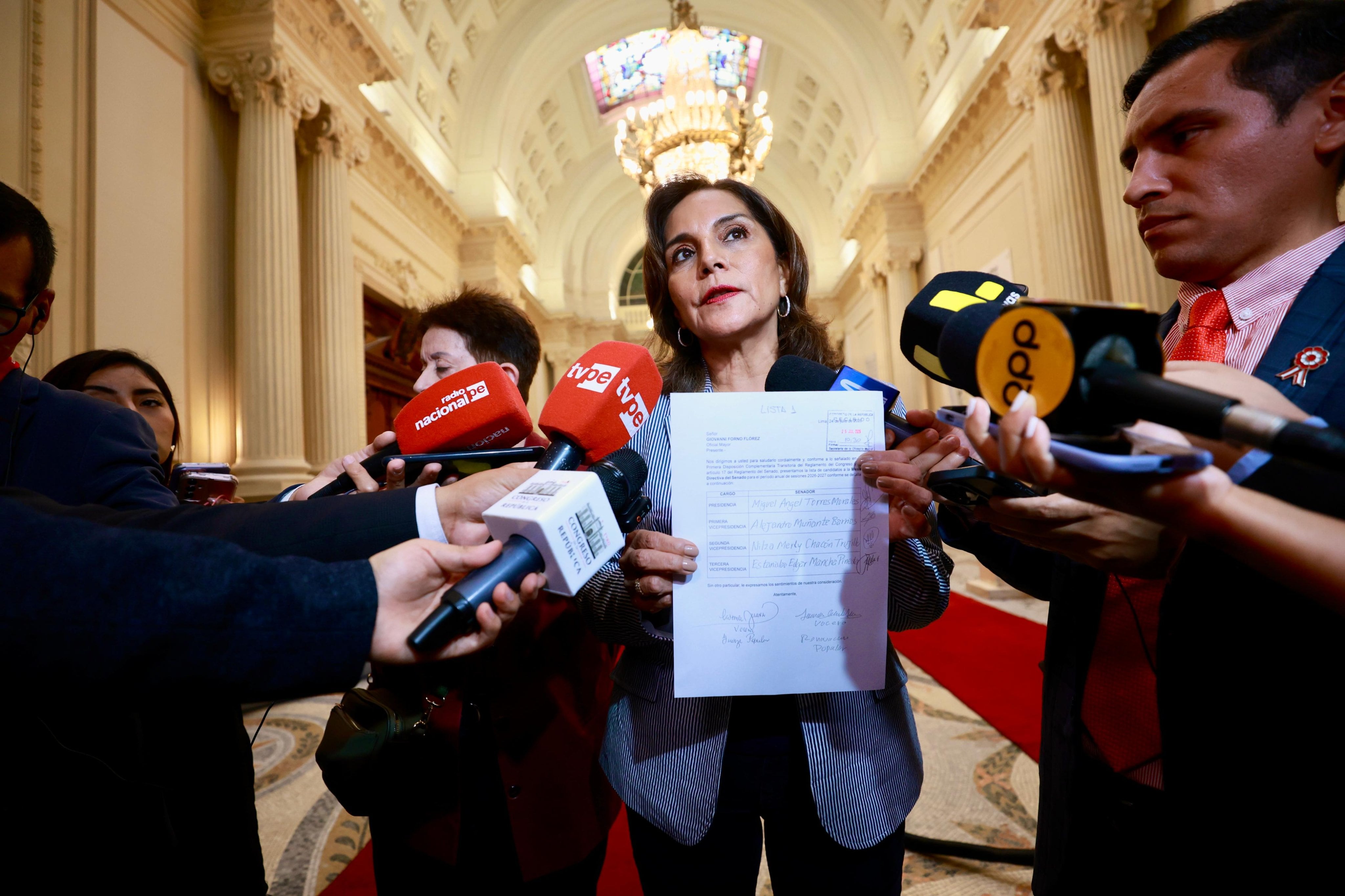 Vocera de Fuerza Popular, Patricia Juárez, presentó la lista del oficialismo.