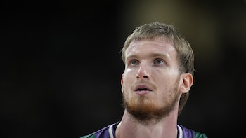 El pívot Olek Balcerowski amplía