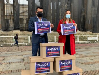 Presentación de firmas para hundir