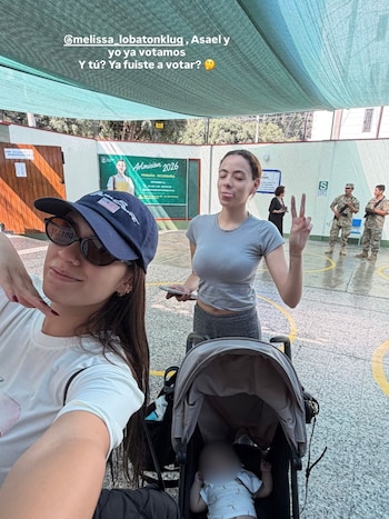 Gianella Marquina compartió imágenes del debut electoral de Adriano durante la jornada de las Elecciones 2026.