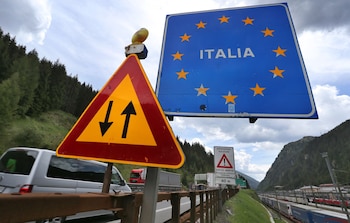 Ein Auto aus Deutschland passiert