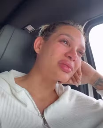 Andrea Valdiri dio su versión sobre el presunto accidente de tránsito durante un bloqueo de comerciantes en Riohacha y afirmó que avanzó con autorización - crédito andreavaldirisos1 / TikTok